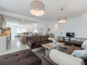 Stylish villa with private pool and terrace